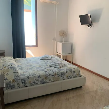 Couette-café Borgomarino's 4*